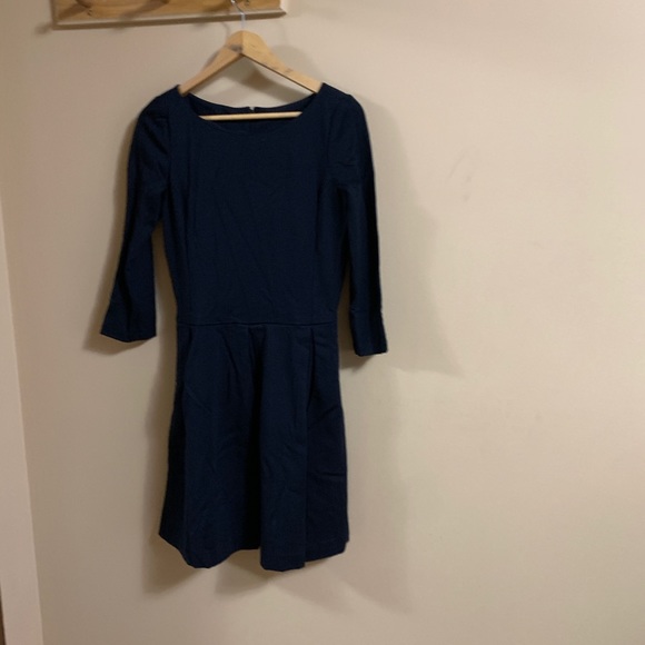 Petite Banana Republic black pleated dress - Picture 1 of 8